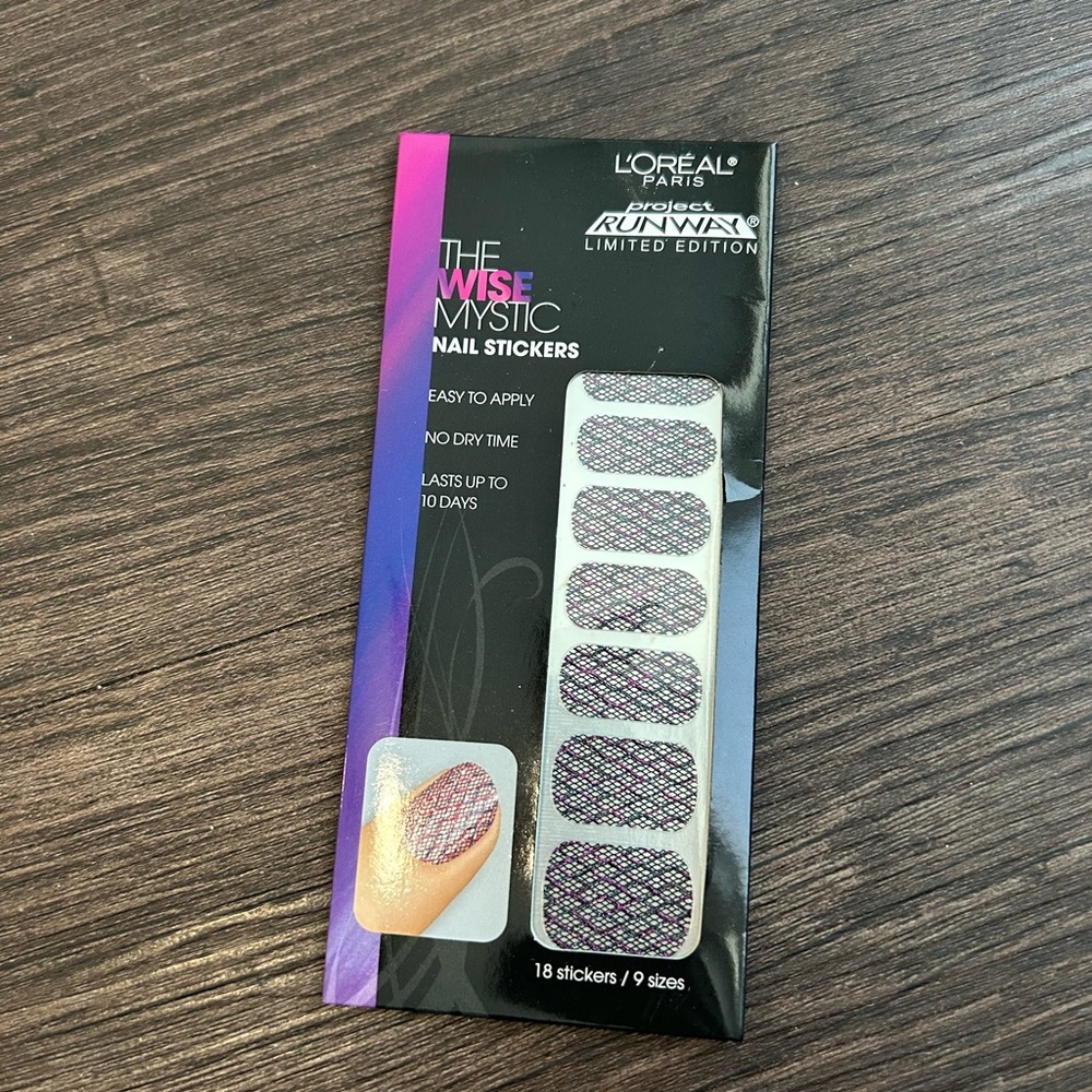 L'Oreal Paris Runway Nail Stickers - Purple and Silver